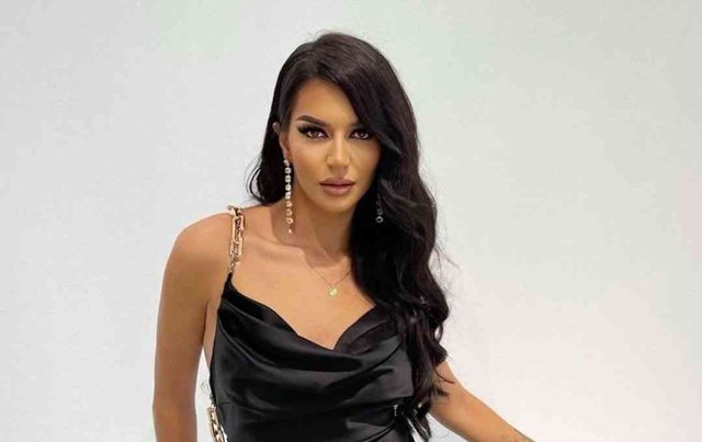 13F9E154-7AF4-48A2-9C41-59A6C8B3A6F7