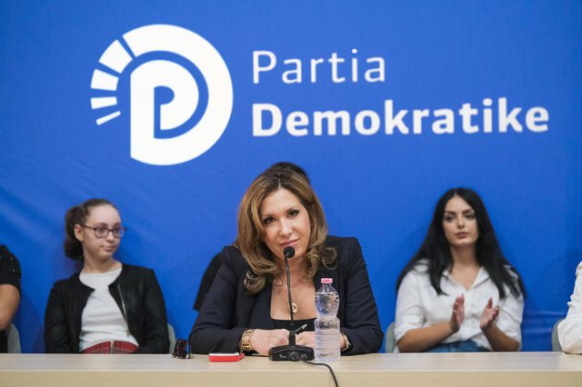 3C0E4AB3-EDF5-4F0F-B18C-E95FDAA3B2F0