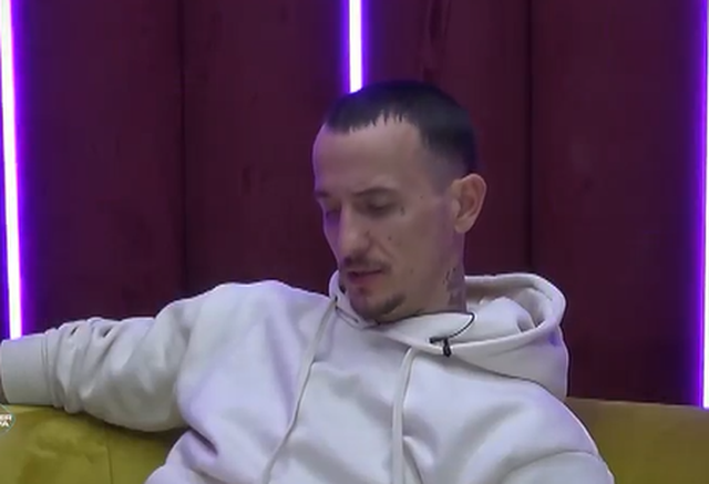 5C379FAE-62F3-4180-9374-8B30A5F01674