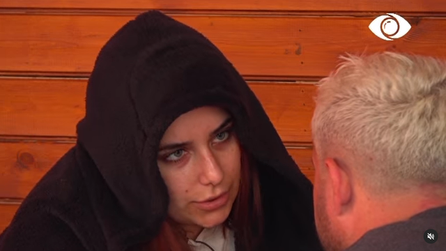 5EE25FE0-29C6-4402-BBDC-F9C8FA6E123F