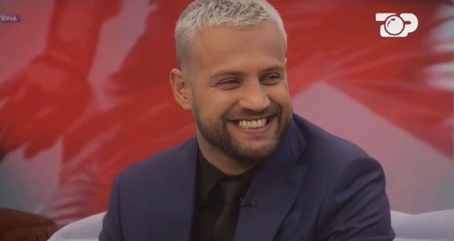 69C61455-CC84-446E-8684-C67E3A7D8723