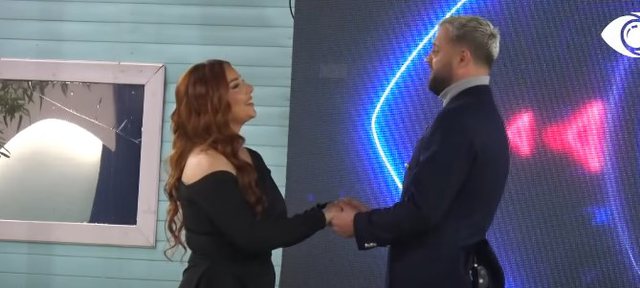 9965F4E3-5479-40C3-92D9-D244DCD8A6EE