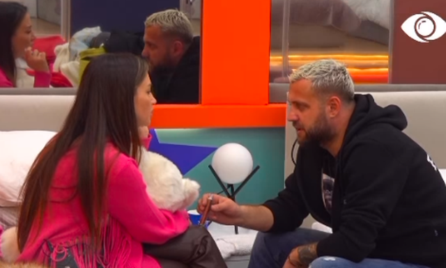 C04BA6AA-3DBB-4EC1-A1FD-2824CA905A24