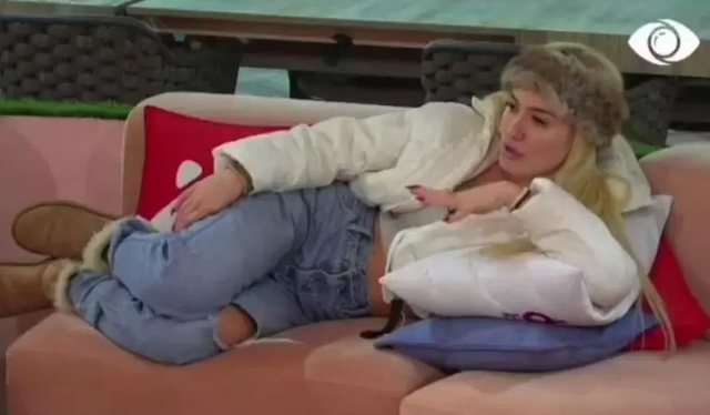 CD610F36-A4B7-4A06-AC67-911B536ABD4B