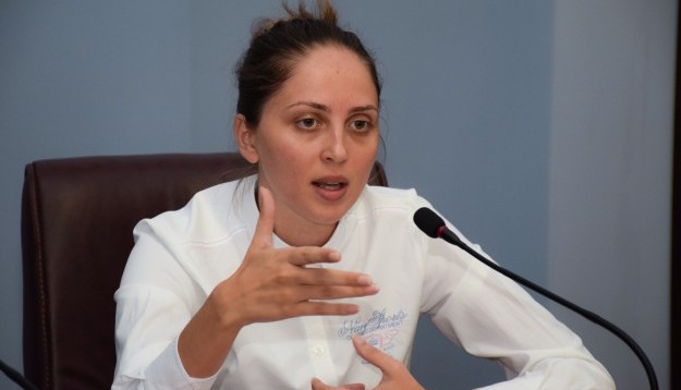 F4130772-3B0D-4FC4-A232-5257D67B0FD6