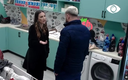 F6ADDFCC-8EC3-4C9A-B5C3-EA03A78D48FC