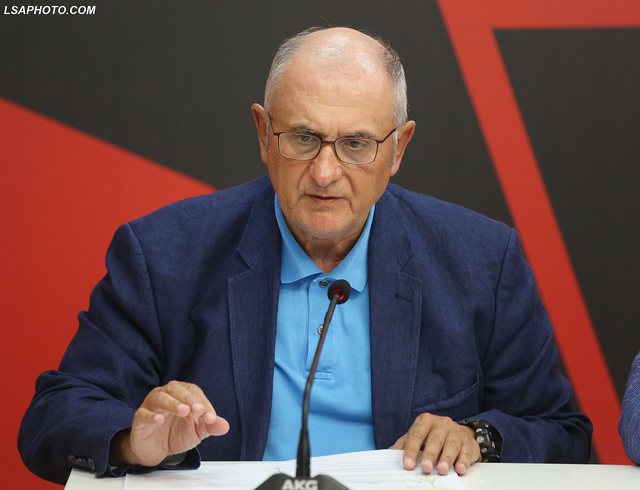 81007F7B-B4A2-46F1-9963-50CDFDB3525E