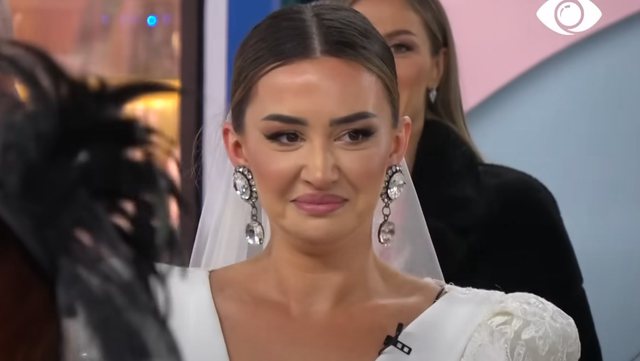 AB684E61-245E-4ECA-B686-36955B39343F