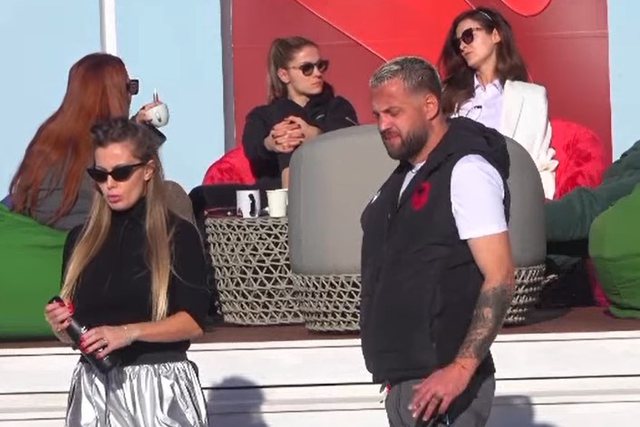 FF402941-EFAD-4A7D-8403-AA42A3703701