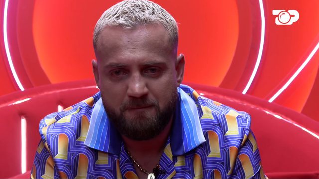 2F824DD2-5CAD-4F38-8CF1-D16D36F223C6