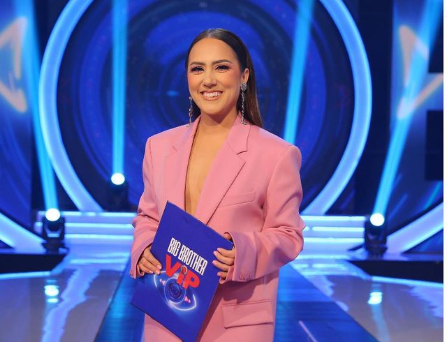 FB8EFA77-7103-4B38-BD81-53E7F26689A9