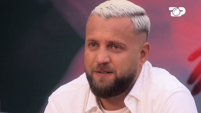 4B11C909-7774-46D7-85CF-E227D89E5CC8