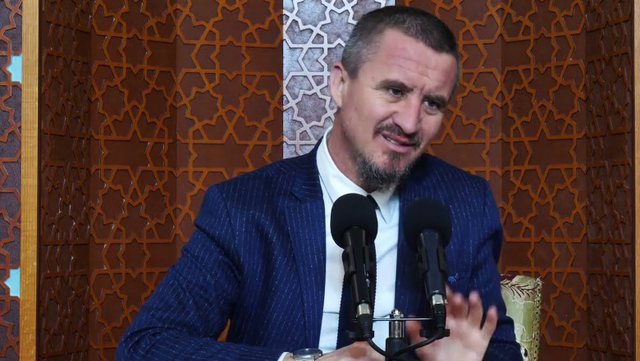 E4935B76-3B33-4FCE-B9E7-9BDCA6B15232