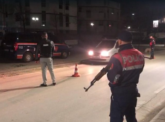 -640-0-auto-policia-vlore1649317428-1683701569