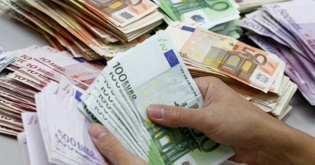 -640-0-euro-1685451379