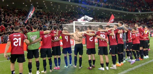 01D39C7A-1FAB-4A83-B5DA-AC4753DE78AE