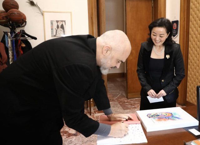 7D2B3FE9-14E4-4D7B-B445-AB729A2B0D9C