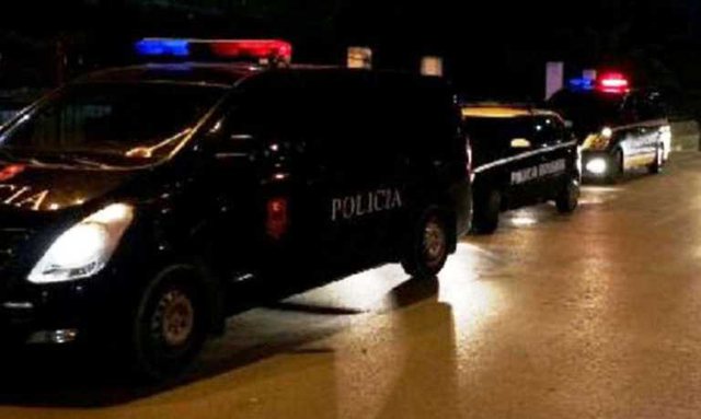 D9DB79C9-D925-4EC2-A448-9A4CDFBE2103