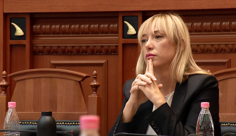 B1794D54-9541-4213-9005-41DD62167F97