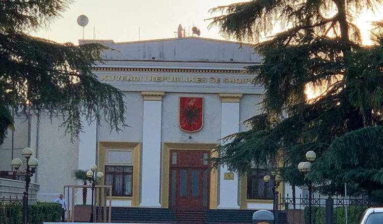 Kuvendi_i_Shqiperise-752x440-1