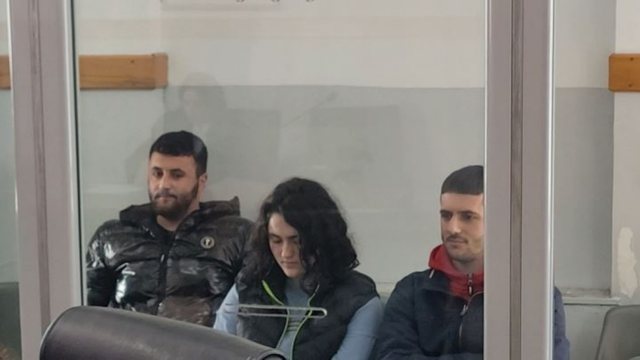 -640-0-tre-femijet-e-pellumb-metes-1709225626