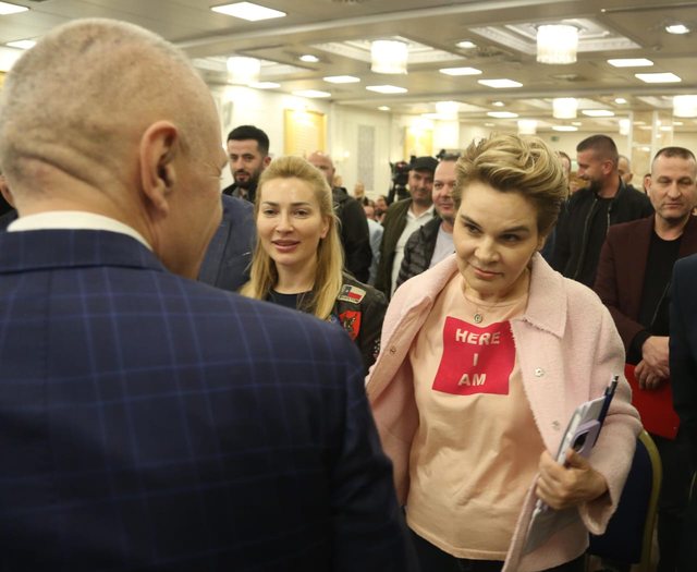 -640-0-meta-kryemadhi1-1713972648