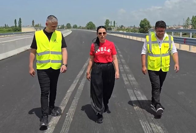 -640-0-eaf2y5t4444-1716148943