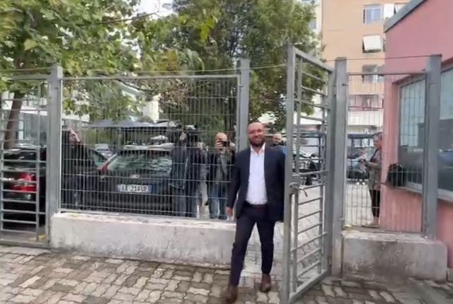 -640-0-f7fdfc7799dc482a1cc353d8082a60da