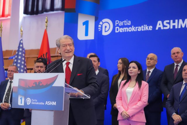 -640-0-5343a4aca86fbfc326843be04f2247c3