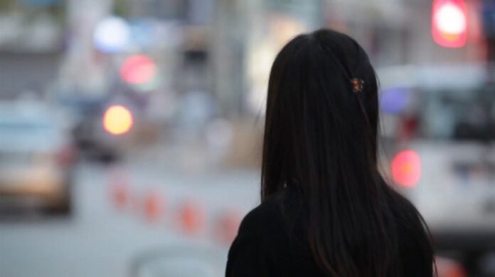 Zhduket-nje-vajze-e-mitur-696x389-1