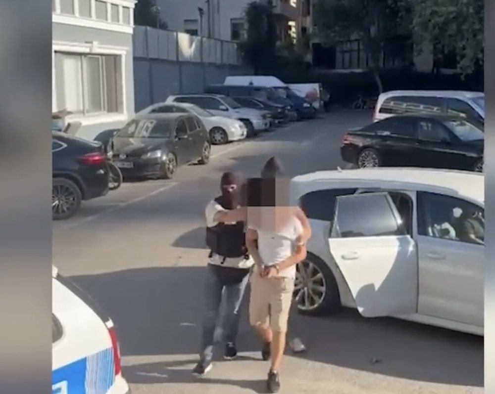 -1000-0-1758619499ximg-3649-754