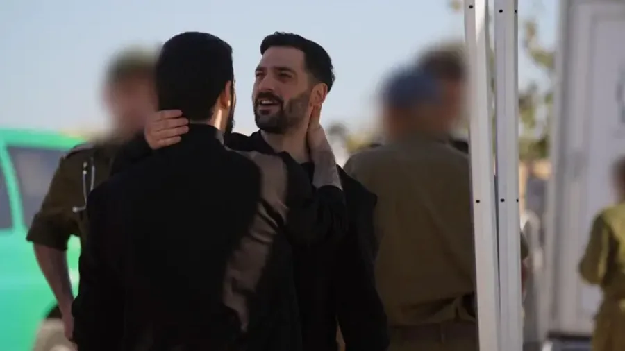 -900-0-1760345032x6-847