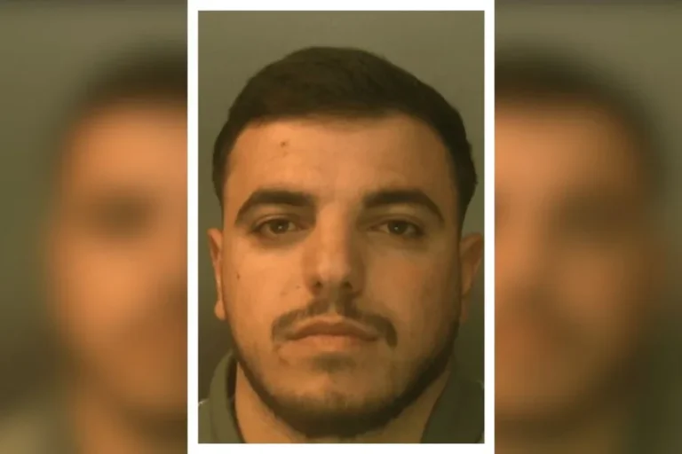 -900-0-1762203339xauto-0826e5362e13cc236352b3668fae33431762194612-292