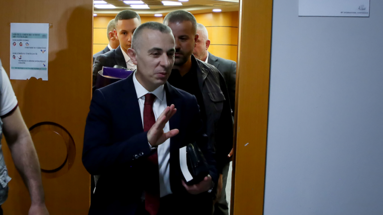 -900-0-1763131656xhbfgh-268