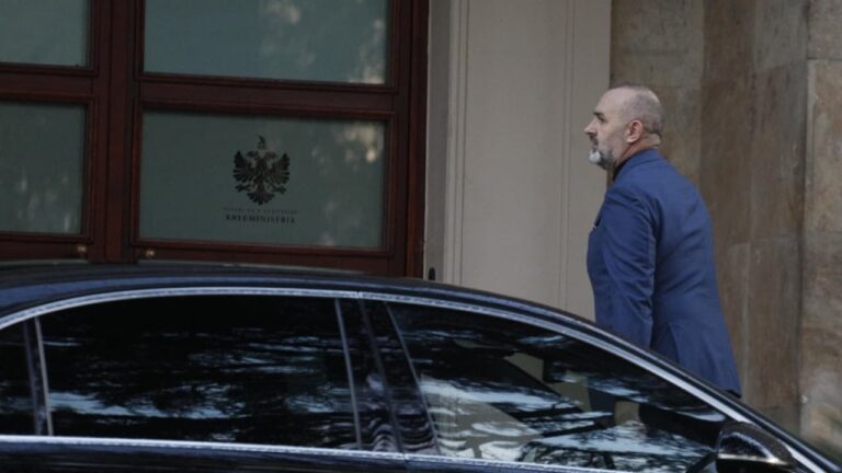 ad79e5cc-e556-4961-b392-84b4ac23a5af_sd