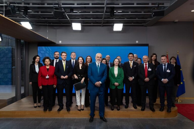 edi-rama-skuadra-e-negociatave