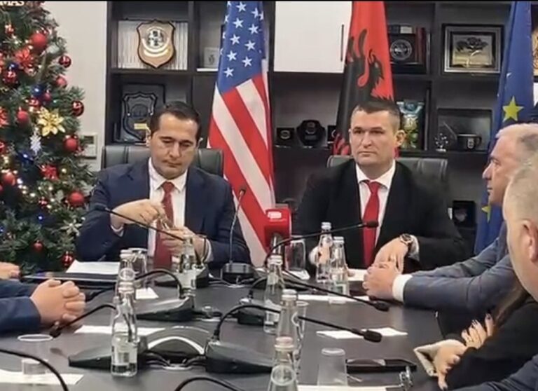 -1000-0-1766395310ximg-7648-894