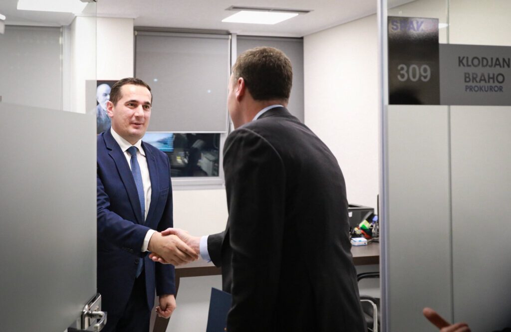 596812770-1304762885012199-8720112661581619389-n-1765463475