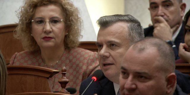 -640-0-52b48d762c36cb46bf1c0ce2a804cfbb