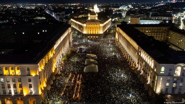 -640-0-586910807-1289313783223933-2887648435774176665-n-1764692506