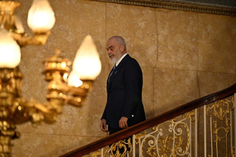 -1000-0-1771261324ximg-7610-452