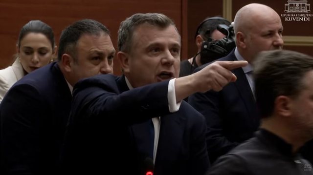 -640-0-fa9fbd73213f8b959e06093bc08aeb50