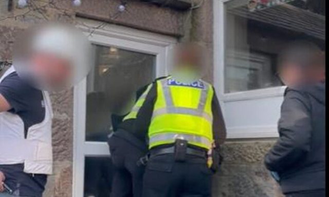 -640-0-1827738167afa35866613392098afb7f