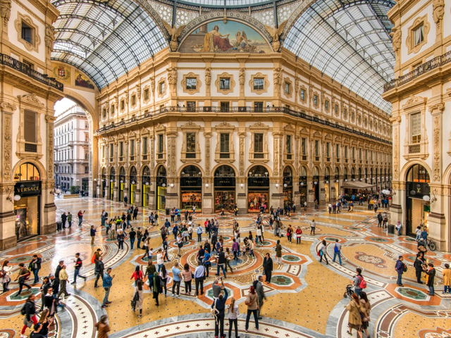 -640-0-qendra-tregtare-galleria-vittorio-emanuele-ii-ne-milano-regjimi-i-takses-se-sheshte-ne-itali-po-terheq-banore-te-huaj-1775592194