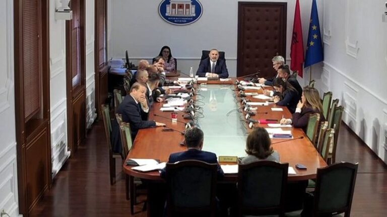 -900-0-1775576449x640-0-e71dd9bb45469634a39719ff5ae89a7d-609