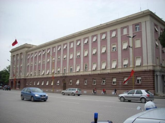 -640-0-auto-kuvendi11483530482-1777959259