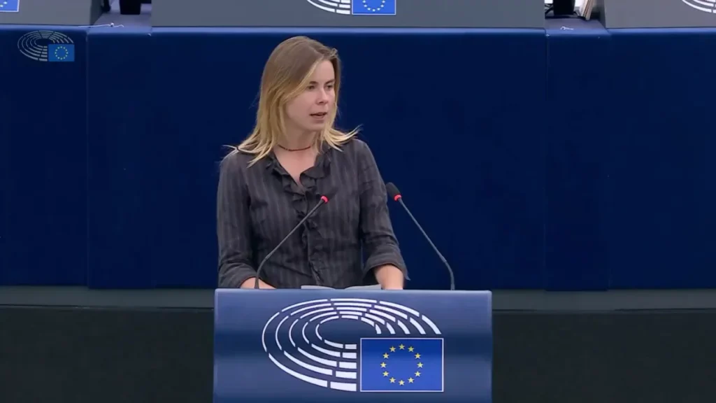 anna-strolenberg-ne-lidhje-me-protesten-nuk-duhet-me-ja-len-v0-cDM4ZzhnM3hkcDdoMcliGdKCAA1gIY3g147L_U29uiz41mFnc_A8GqmioZud