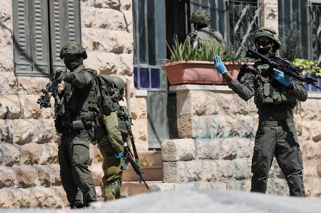 -640-0-forcat-izraelite-kryejne-nje-bastisje-ne-anata-ne-bregun-perendimor-te-pushtuar-nga-izraeli-1788889819
