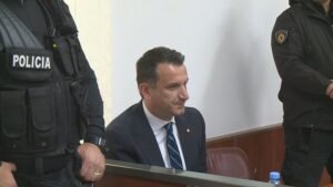 900-0-1779985887xkr-veliaj-mbetet-ne-burg-frame-614-399-1781607291