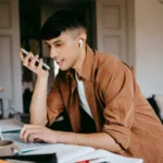 difficult-for-young-people-to-find-jobs-0925-g2151092741-6abb61bc5ecd8